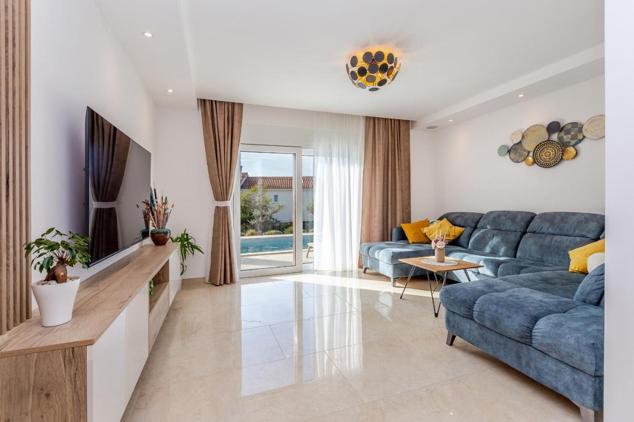 Holiday House Villa Andro Pinezići Esterno foto