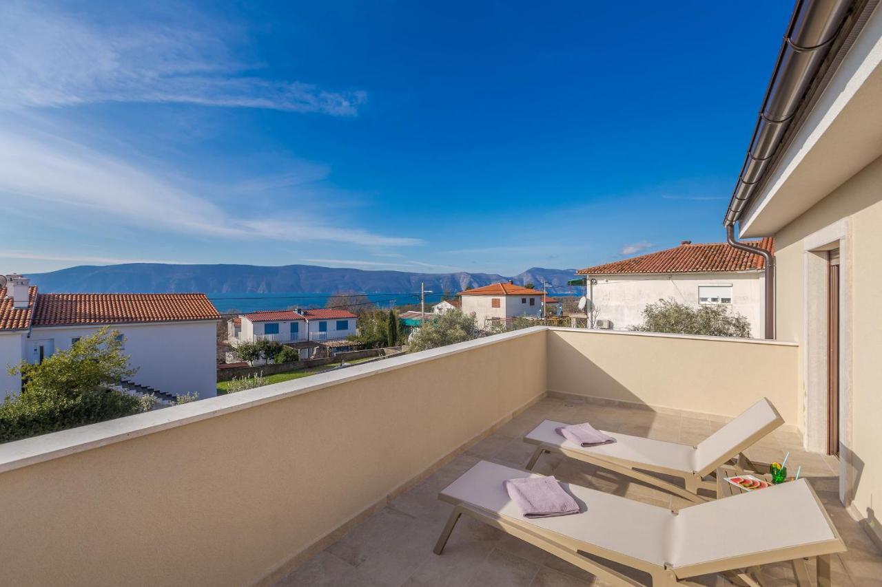Holiday House Villa Andro Pinezići Esterno foto